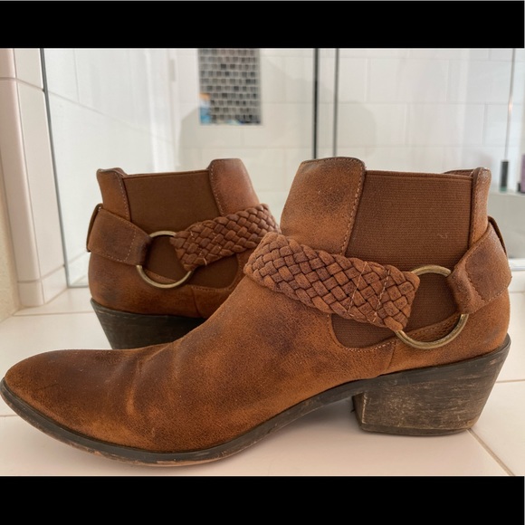 Qupid Brown Vegan Leather Ankle Boots - Picture 5 of 7